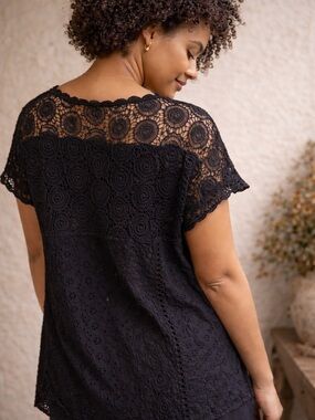 Solitaire Black Lace Eyelet Mixed Fabric Boho Blouse Top Size 2X